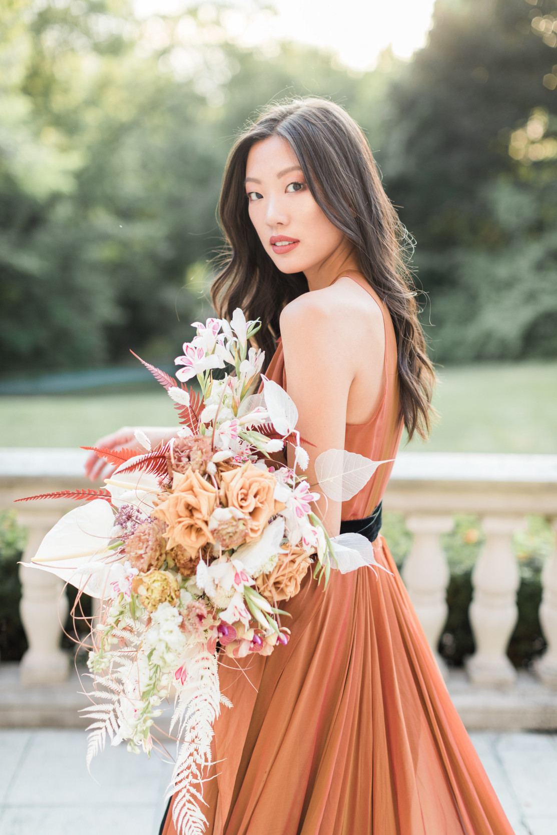 Fall wedding bouquet by Isibeal Studio. Created for a beautiful micro wedding. Decadent yet delicate style.